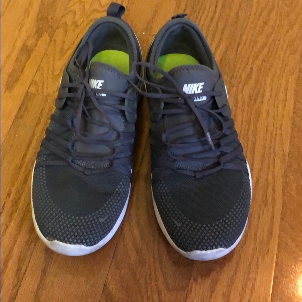 Nike 7.5 hardly worn